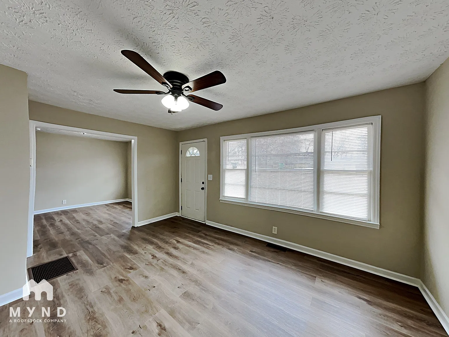 3 bed, 2.0 bath, 1176 sqft, $1,675 — Photo 4