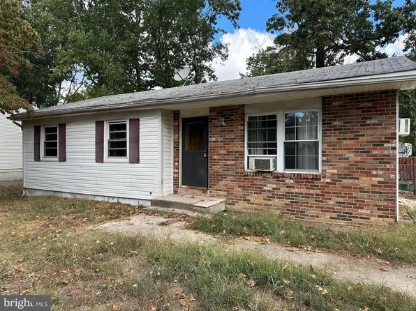 323 N Carolina Trl, Browns Mills, NJ 08015