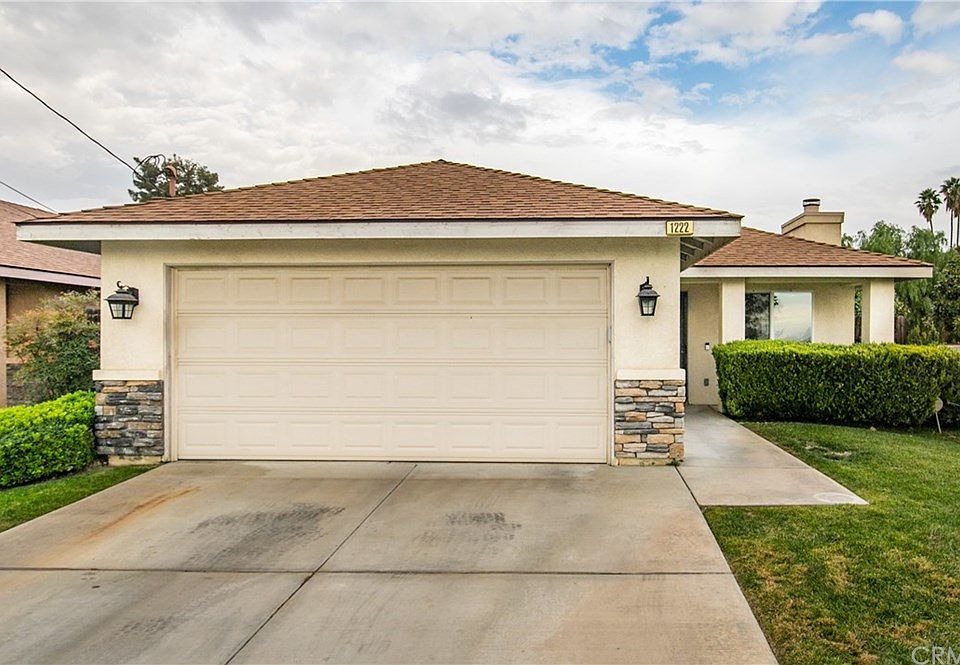 1st image of 1222 Tourmaline Ave