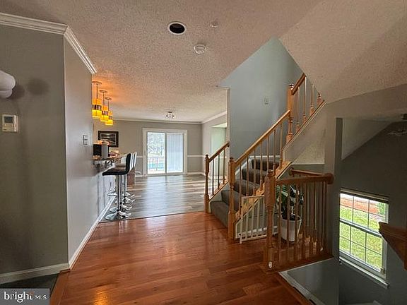 5th image of 10148 Vanderbilt Cir