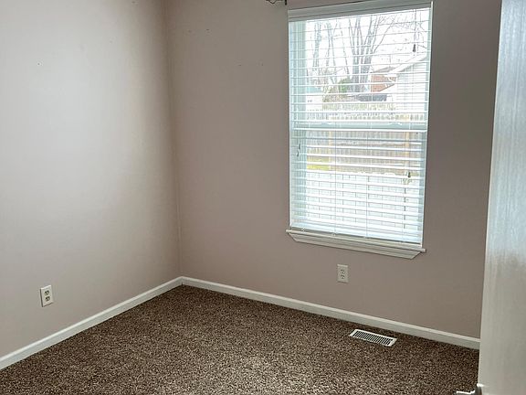 5th image of 342 Greenwood St