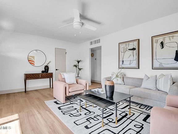 3rd image of 826 E Lamar Rd