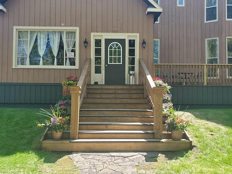 308 Pewabic St #13 — Photo 11