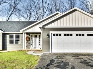 8267 Autumn Ridge Path, Baldwinsville, NY 13027