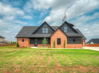 9909 Eastblake Landing Rd, Yukon, OK 73099