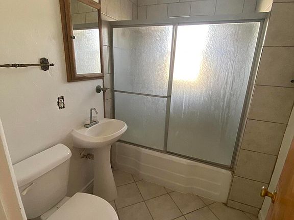 3rd image of 1105 W Hermosa Dr