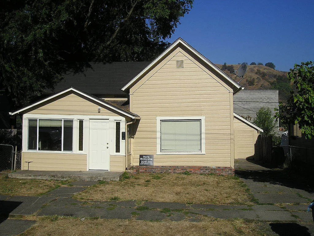~2 Bedroom Unique Historic Home~ — Photo 1