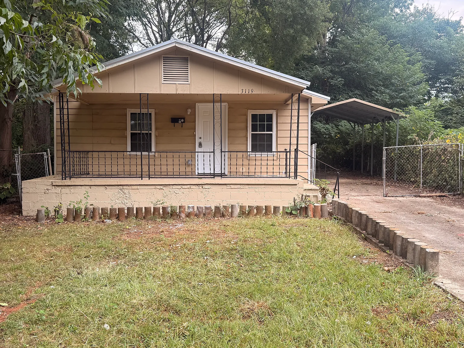 3 bed, 1048 sqft, $1,250 — Photo 1
