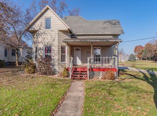 207 E 2nd Ave, Deer Creek, IL