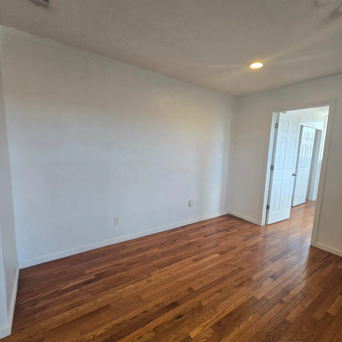 2 bed, 1.0 bath, 950 sqft, $1,500 — Photo 3