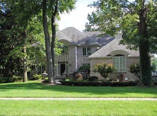 8751 Oak Valley Rd, Holland, OH 43528