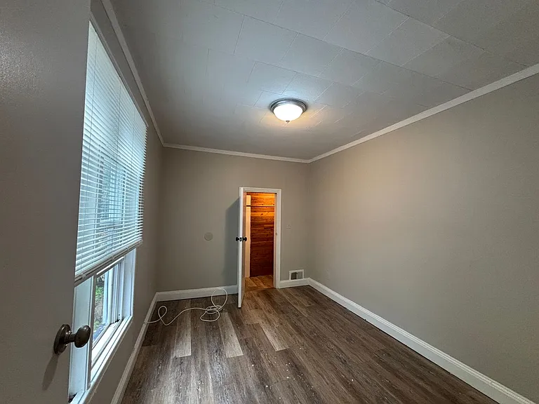16 Asbury St — Photo 20