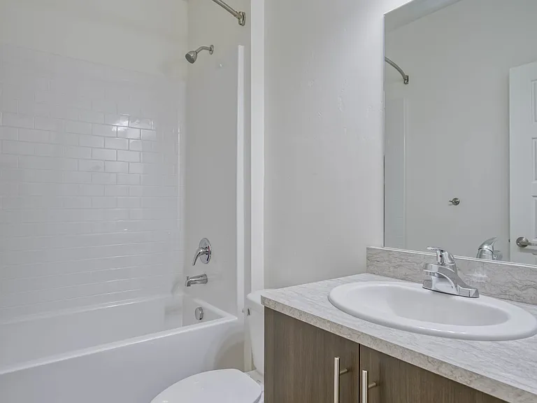 Eden Apartments — Photo 100