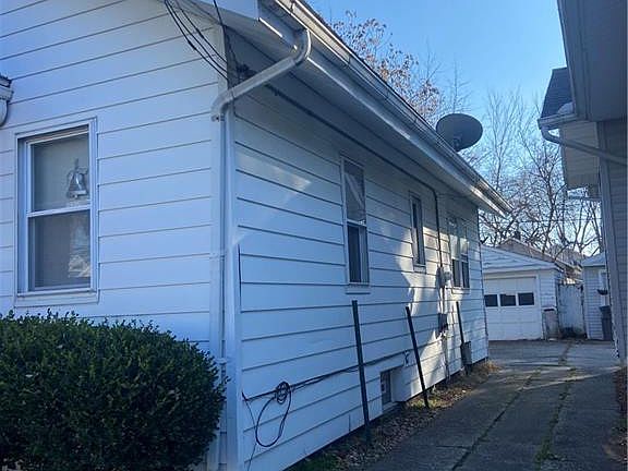 2nd image of 2045 Brussels St