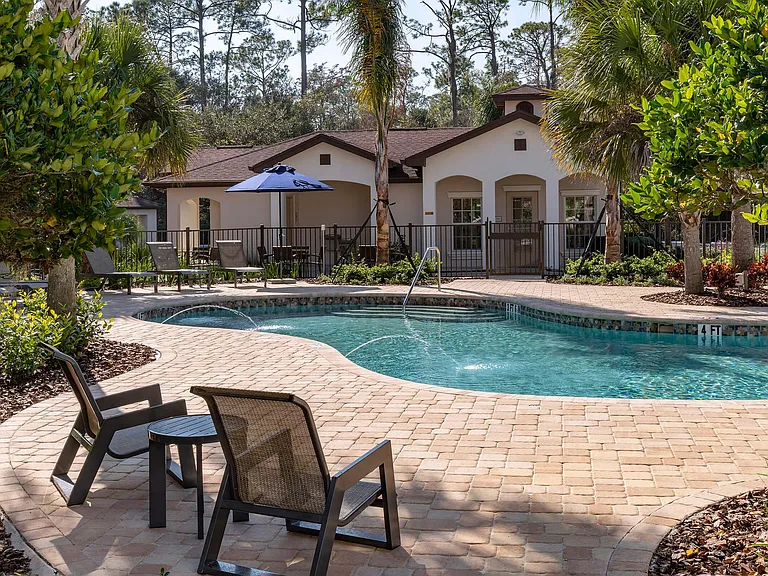 Tuscan Reserve Apartments — Photo 20