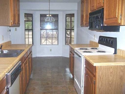 3rd image of 13304 BAR C DR