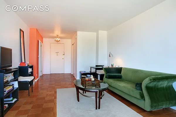 Rented by Compass | media 17