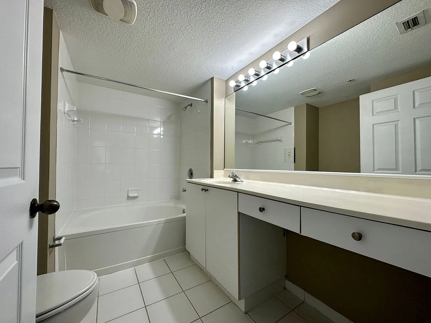 City Center Apartments — Photo 4