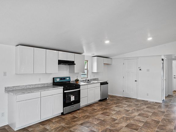 2nd image of 7 Calle De Campo