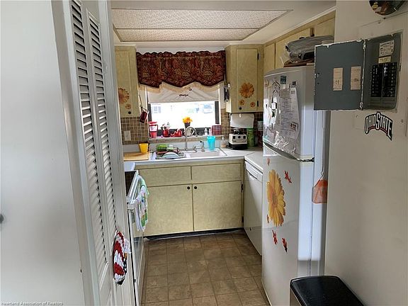 5th image of 117 Country Club Dr Unit 201-1