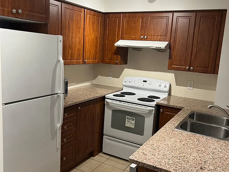 18 Spring Garden Ave #2501 — Photo 9