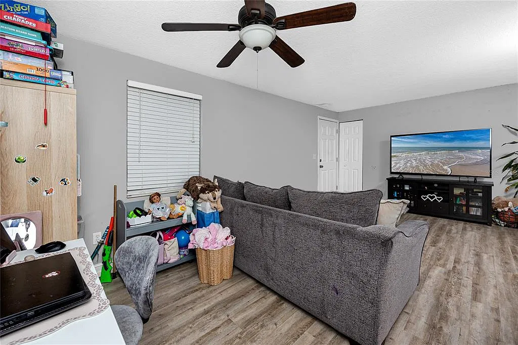 2 bed, 2.0 bath, 915 sqft, $1,700 — Photo 4