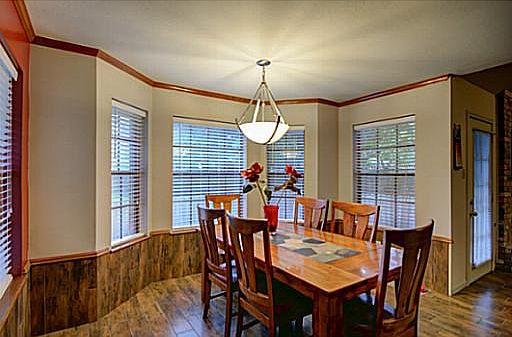 5th image of 2111 Sleepy Hollow Ln