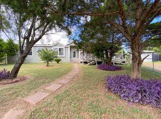 100 Chamberlin Rd, Dale, TX 78616