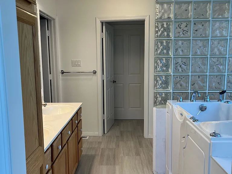 1511 S Londoner Ave — Photo 9