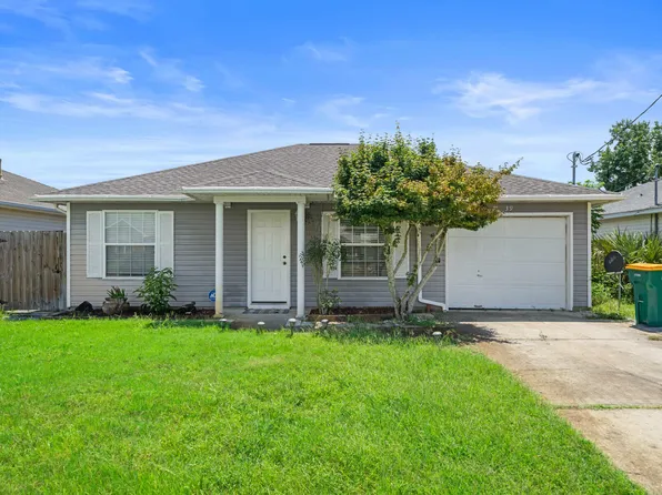 39 Kathleen Dr, Mary Esther, FL 32569