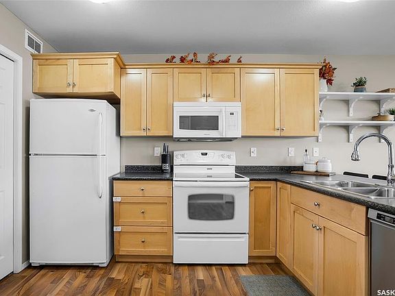 5th image of 515 Centennial Blvd #12
