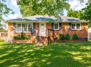 609 Draughon Dr, Greenbrier, TN 37073