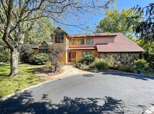 6 Buckingham Ct, Saint James, NY 11780