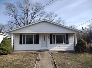 10 N 9th St, New Baden, IL