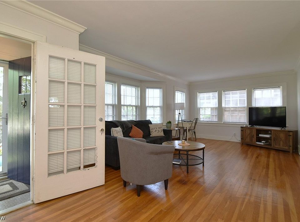 18226 Winslow Rd Shaker Heights OH 44122 Zillow