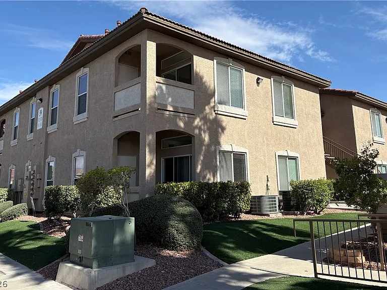 2305 W Horizon Ridge Pkwy #3923 — Photo 17