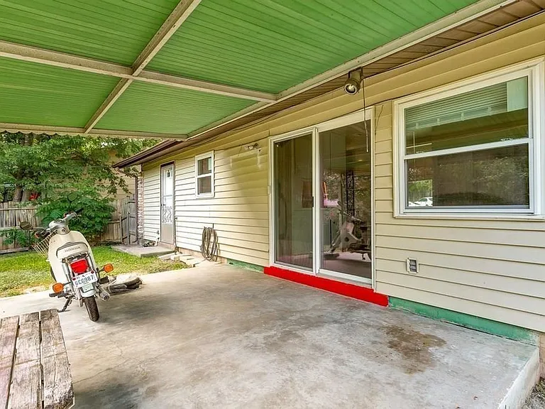 1703 Rockbridge Ter — Photo 13