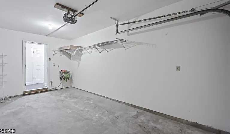1306 Stech Dr — Photo 34