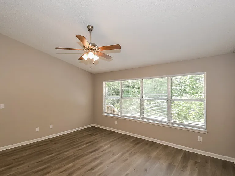 282 Aquarius Cir W — Photo 10