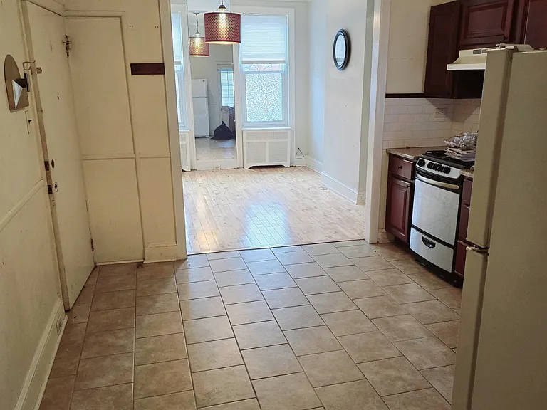 748 Fitzwater St #1 — Photo 5