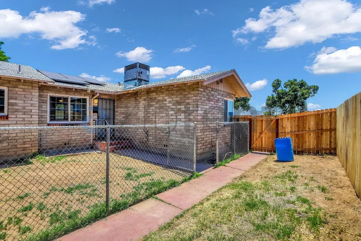 2 bed, 900 sqft, $1,700 — Photo 4