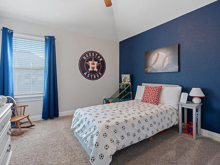 209 Birkshire Dr — Photo 26