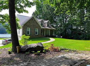 8390 Emerald Lake Dr E, Pinson, AL 35126