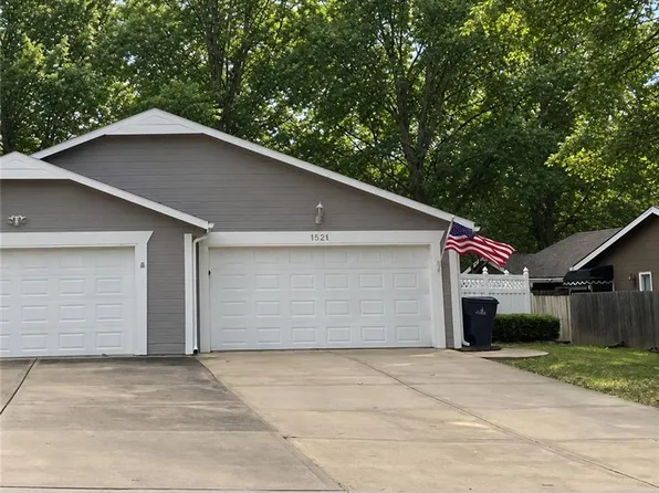 1521 E 123rd St, Olathe, KS 66061