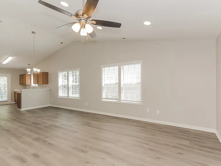 2707 Oasis Ln — Photo 4