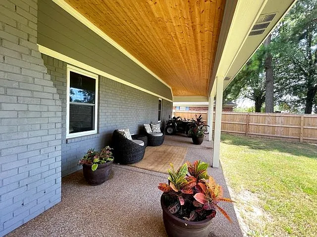 3819 Cherry Hill Ln — Photo 16