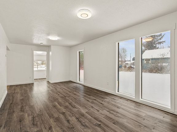 3rd image of 2728 E Weile Ave