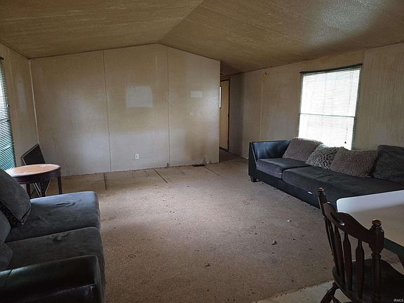 4th image of 500 E 2nd St