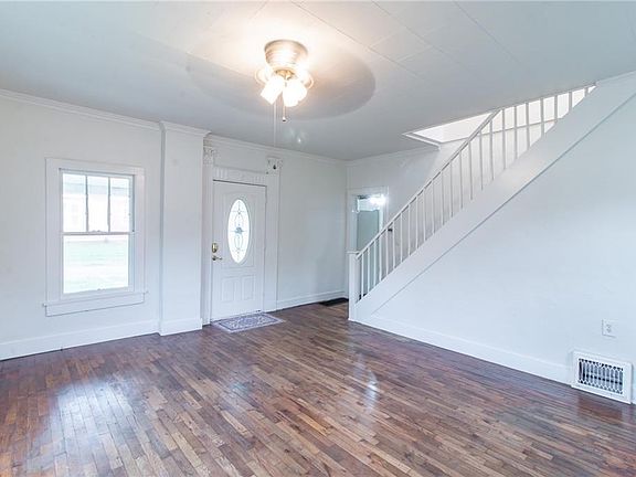 4th image of 701 S Pine St