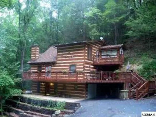 253 Silverbell Ln, Gatlinburg, TN 37738